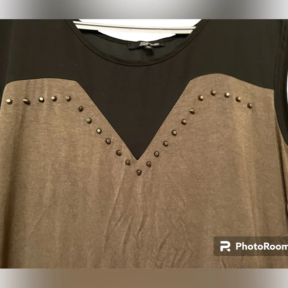 Size XL studded top, mesh like design at top - Picture 3 of 3